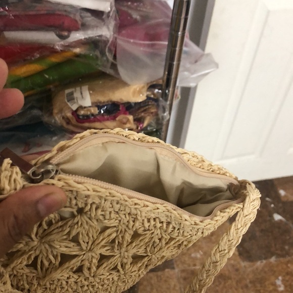 Straw Woven Shoulder Bag - Picture 6 of 6